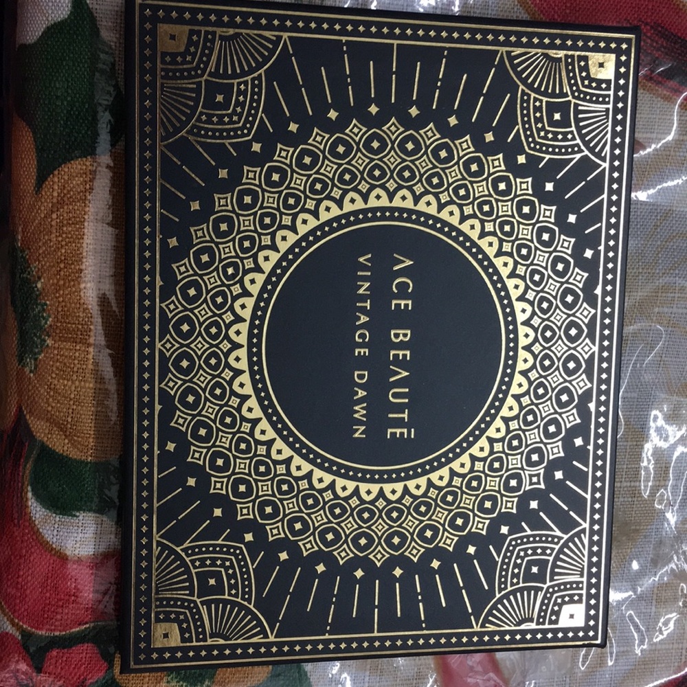 Ace Beaute vintage dawn makeup palette.